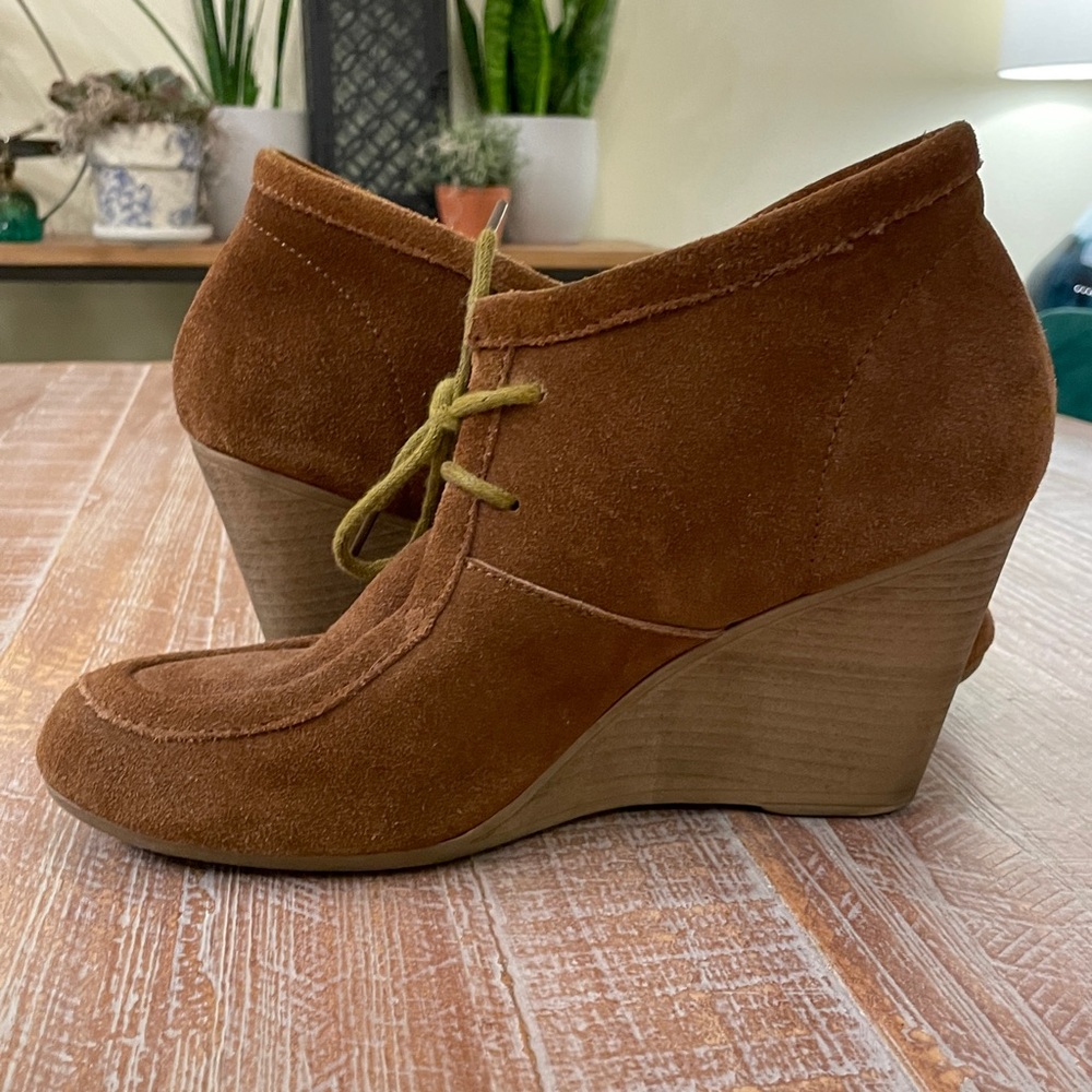 Chukka leather bootie Wedges sz 9